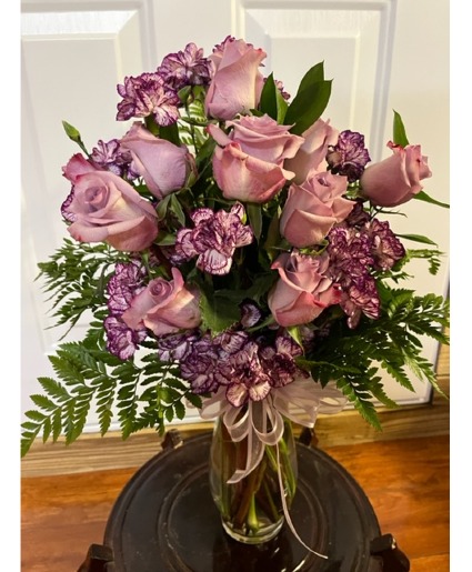 Mauve-elous Roses Fresh Cut Vase