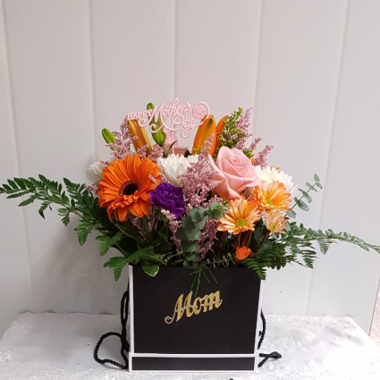 MD-Celebrating Mom