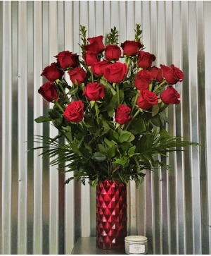 MD22 - Two Dozen Red Roses 