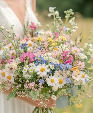 Meadow Muse HANDHELD BOQUET