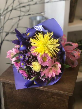 Medium Spring Mix Bouquet Hand Bouquet
