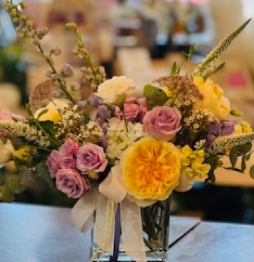 Mellow Yellow  in Highland, UT | Painted Daisy Florist