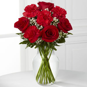 Melonia Roses Vase Arrangement