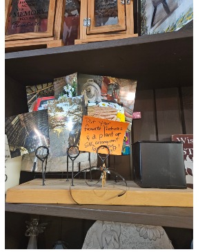 Memorial arrangement  