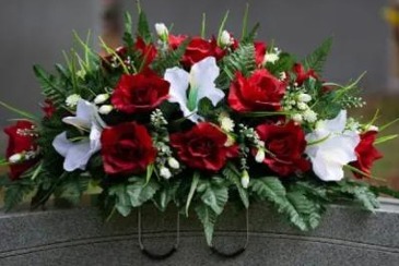 memorial saddle red and white  in Wellston, OK | Chelle's Petals