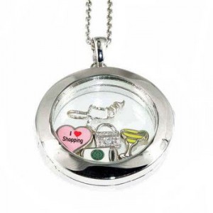 Memory Lockets a beautiful hinged locket with tiny treasures inside in Edson, AB | YELLOWHEAD FLORISTS LTD Memory Lockets a beautiful hinged locket with tiny treasures inside in Edson, AB | YELLOWHEAD FLORISTS LTD