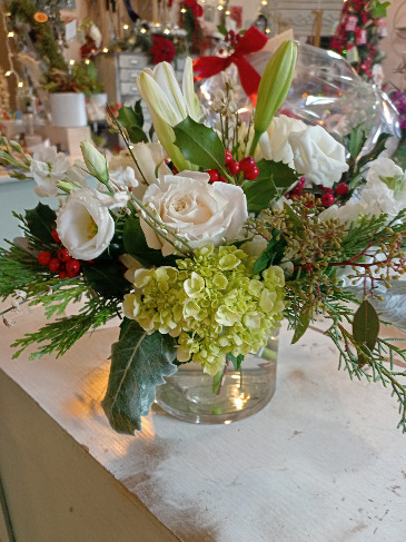 Merry & Bright Arrangement Designer's Choice in Glastonbury, CT | THE FLOWER DISTRICT