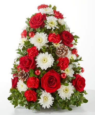 Merry & Bright Tree in Wilmington, DE | EVERLASTING BEAUTY FLORAL DESIGNS