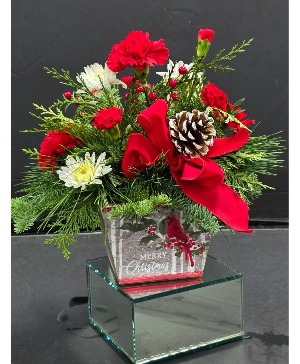 MERRY LITTLE CHRISTMAS Fresh arrangement