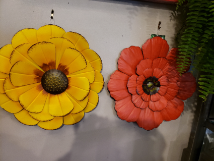 Metal flower red or yellow Giftware