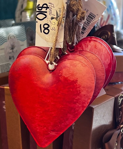 Metal Heart Ornament in Pink or Red DECOR