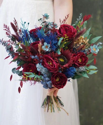 Midnight Whisper HANDHELD BOQUET
