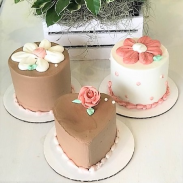 Mini Cakes Sweet Blossoms