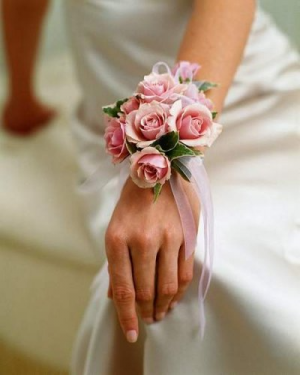 mini-rose-corsage-