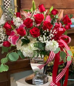 Mirror vase floral /24 roses/stargazers/stock/hyd silver dollar/gypsophila/Valentine’s 