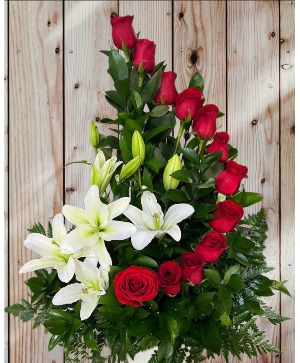 mix lilies and roses 