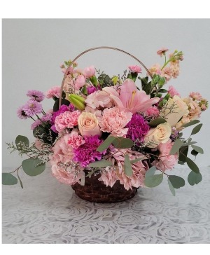 Mix of pinks flowers basket Any occasion 