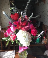 Mixed vase arrangement vase