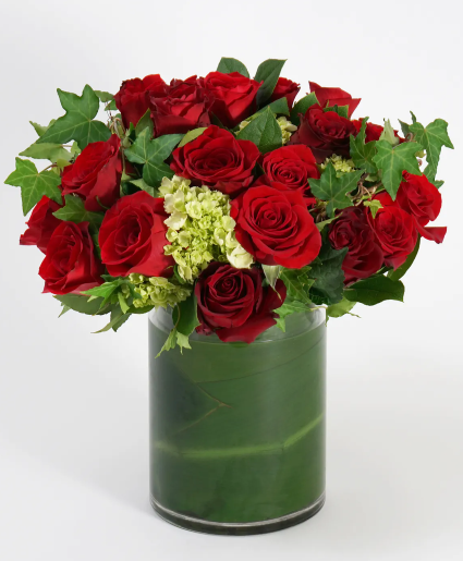 Modern & Classic Valentine Bouquet Arrangement