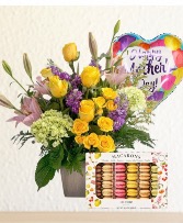 MOM'S CHARMING BOUQUET PACKAGE  INCLUDES BALLOON AND MACARONS