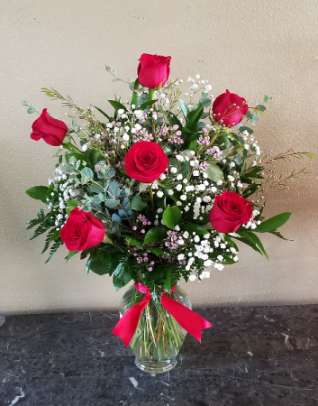 Mom's Classic 1/2 Dozen Roses Exclusively at Mom & Pops