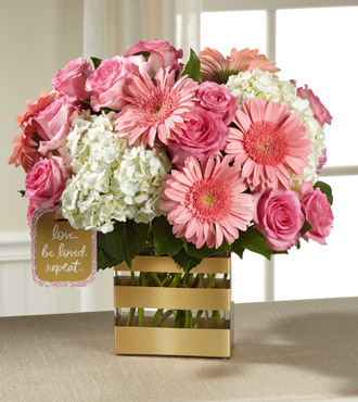 Mom's Love Bouquet by Hallmark HMAftd
