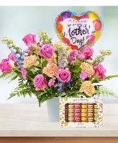 MOM'S PINK PETAL EMBRACE PACKAGE WITH MACARONS AND BALLOONS