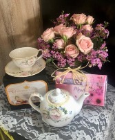 Mom's Tea Party Gift Set - While Supplies Last STUNNING GIFT FOR THE MOM WHO LOVE'S TEA