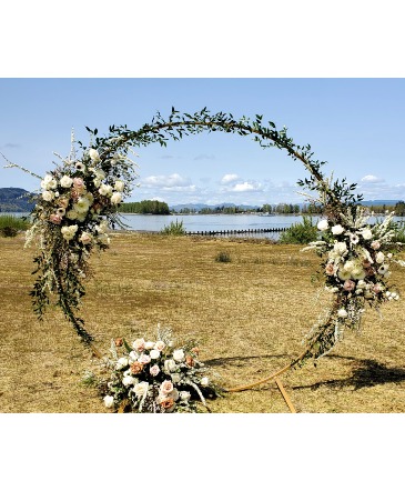 Moon Gate Wedding Flowers in Clatskanie, OR | Clatskanie Floral LLC