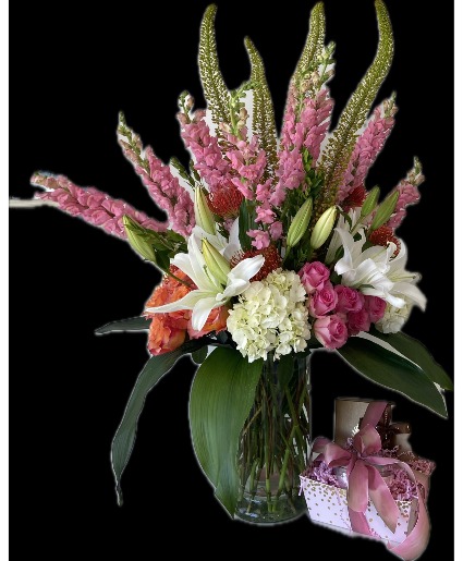 Mother's Day Bundle Flower Arrangement with Spa Basket