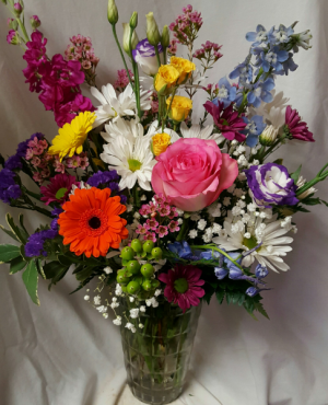 MOTHER'S DAY DELIGHT! SEASONAL MIXED FLOWERS ARRANGED in a vase!
