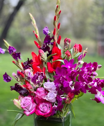 Mother's Day Designer's Choice Beautiful Blooms in Cross Plains, WI | The Cosmic Gardens