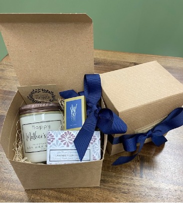 Mother's Day Gift Set  in Southbury, CT | SOUTHBURY COUNTRY FLORIST