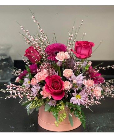 MOTHER'S DAY HAT BOX   in Martinsville, VA | Unique Styles & Designs Floral Boutique