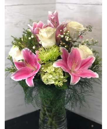 Mother's Day Lily Special Glass Vase in Watertown, MA | WATERTOWN FLORIST SHOP