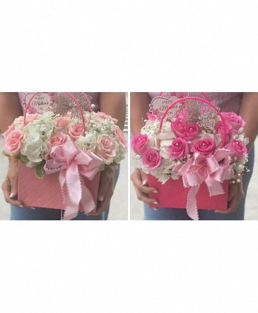 Mother’s Day Rose Pocketbook in Ozone Park, NY | Heavenly Florist Mother’s Day Rose Pocketbook in Ozone Park, NY | Heavenly Florist