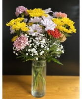 Mother's Day Special C Clear vase of daisies and carnations