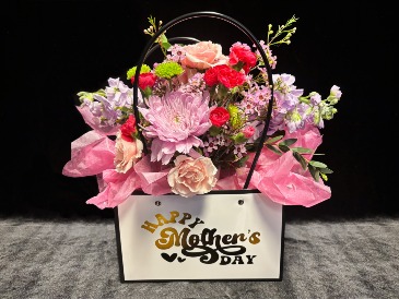 Mother's Day Tote  in Brentwood, TN | BRENTWOOD FLOWER SHOPPE