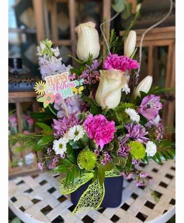 Mother’s Embrace  Cube vase with roses and mix in Pelican Rapids, MN | Brown Eyed Susans Floral