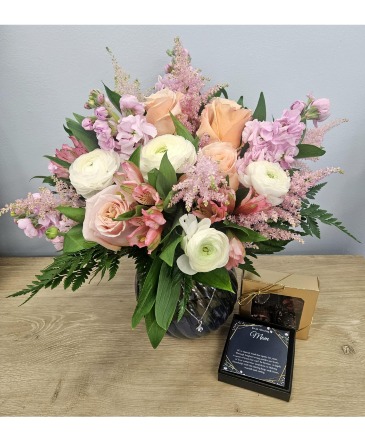 Mother's Love Bundle in Barre, VT | Forget Me Not Flowers and Gifts LLC Mother's Love Bundle in Barre, VT | Forget Me Not Flowers and Gifts LLC