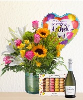 MOTHER'S SUNLIT SPARKLING PACKAGE WITH SPARKLING WINE, BALLOON, MACARONS