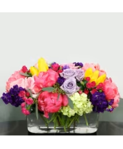Mount Vernon Vase Arrangement