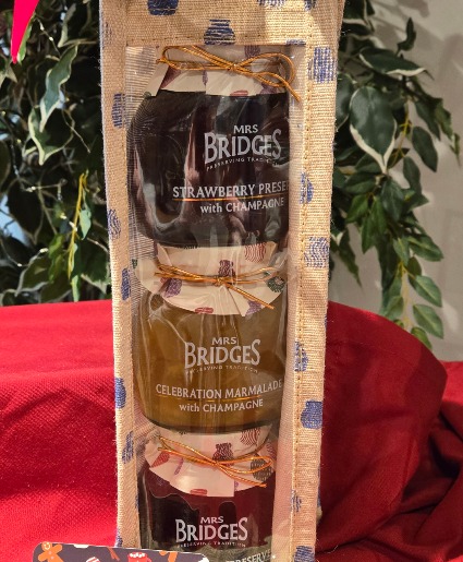 MRS BRIDGES PRESERVES FROM UK Strawberry & champagne or Marmalade & champagne