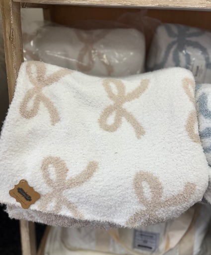 Mud Pie Taupe Chenille Bow Blanket  