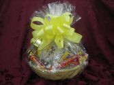 MUNCH BASKET Basket filled with candy and snacks