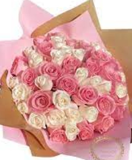 MY SWEET HEARTS SPECIAL LOVE BOUQUET 75 PREMIUM PINK/WHITE ROSE BOUQUET