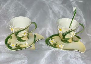 Narcissus Tea Cup Garden Tea Set