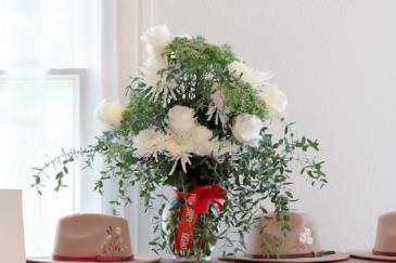 Natural Goddess Dedication White Rose Fresh Bouquet for Cemetery Delivery in Houston, TX | Comfort Flowers