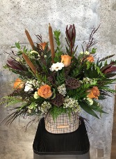 Natural & Peaceful Floral Arrangment