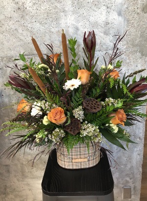 Natural & Peaceful Floral Arrangment